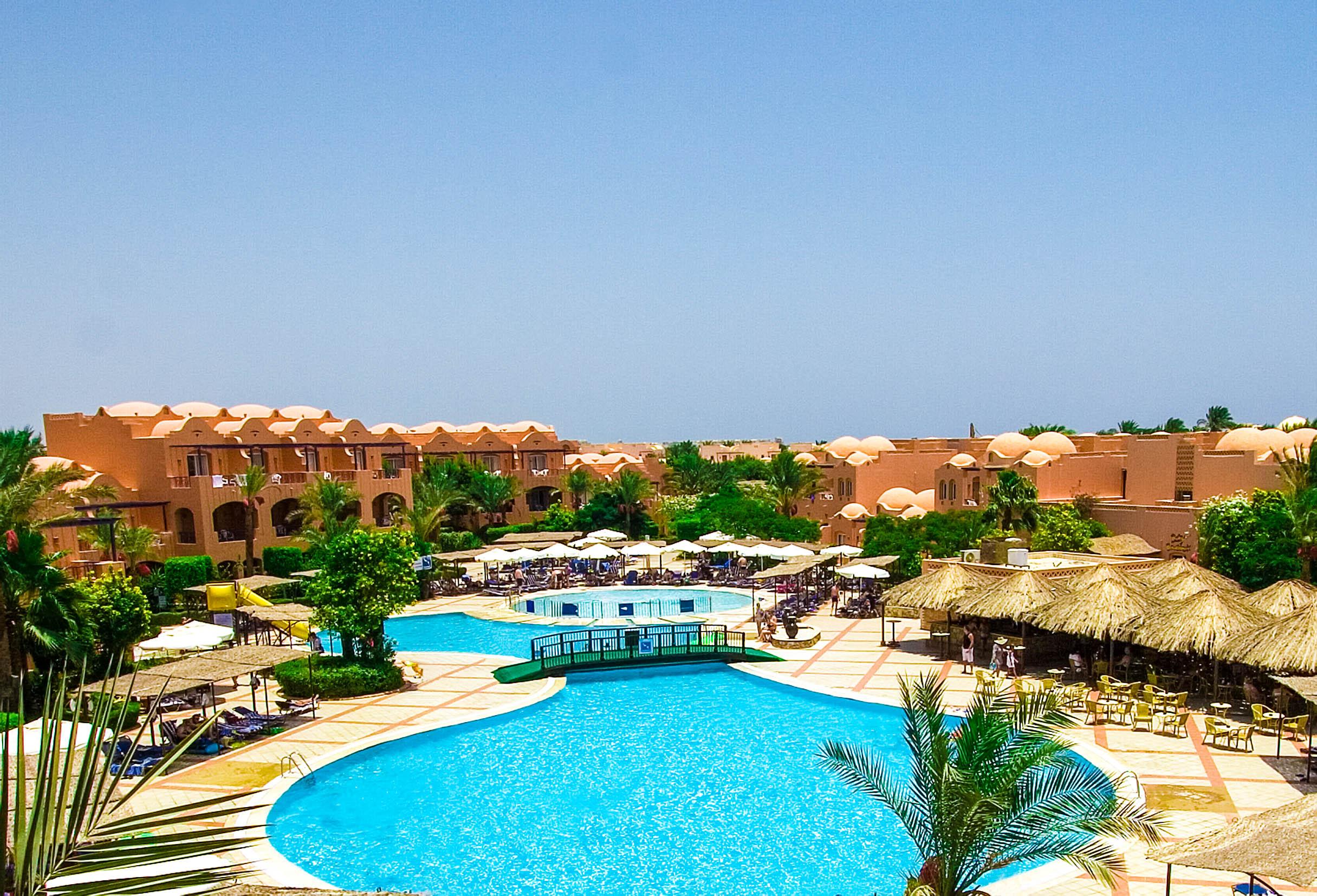 ホテル Jaz Makadi Oasis Club エクステリア 写真