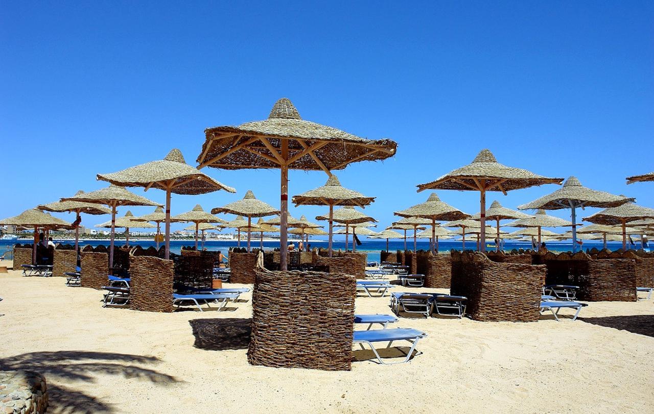 ホテル Jaz Makadi Oasis Club エクステリア 写真
