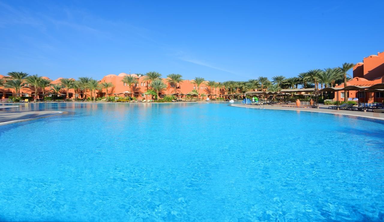 ホテル Jaz Makadi Oasis Club エクステリア 写真