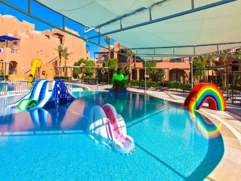 ホテル Jaz Makadi Oasis Club エクステリア 写真