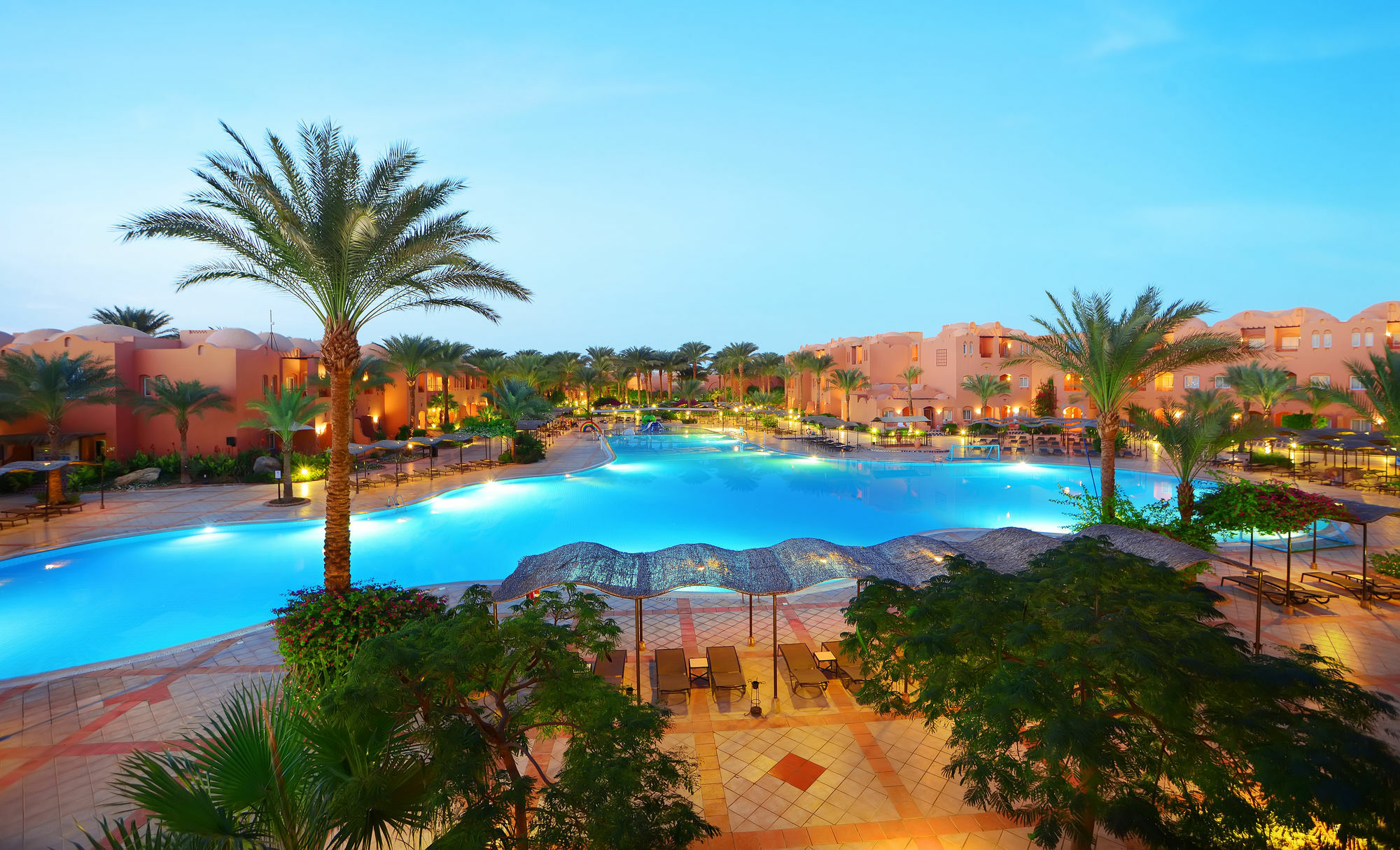 ホテル Jaz Makadi Oasis Club エクステリア 写真